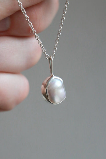 Freshwater Pearl Pendant Pendant Poppy Mac   