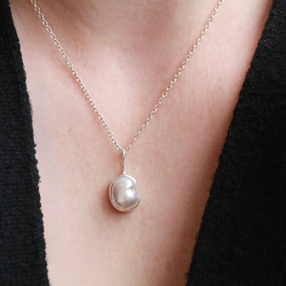 Freshwater Pearl Pendant Pendant Poppy Mac   